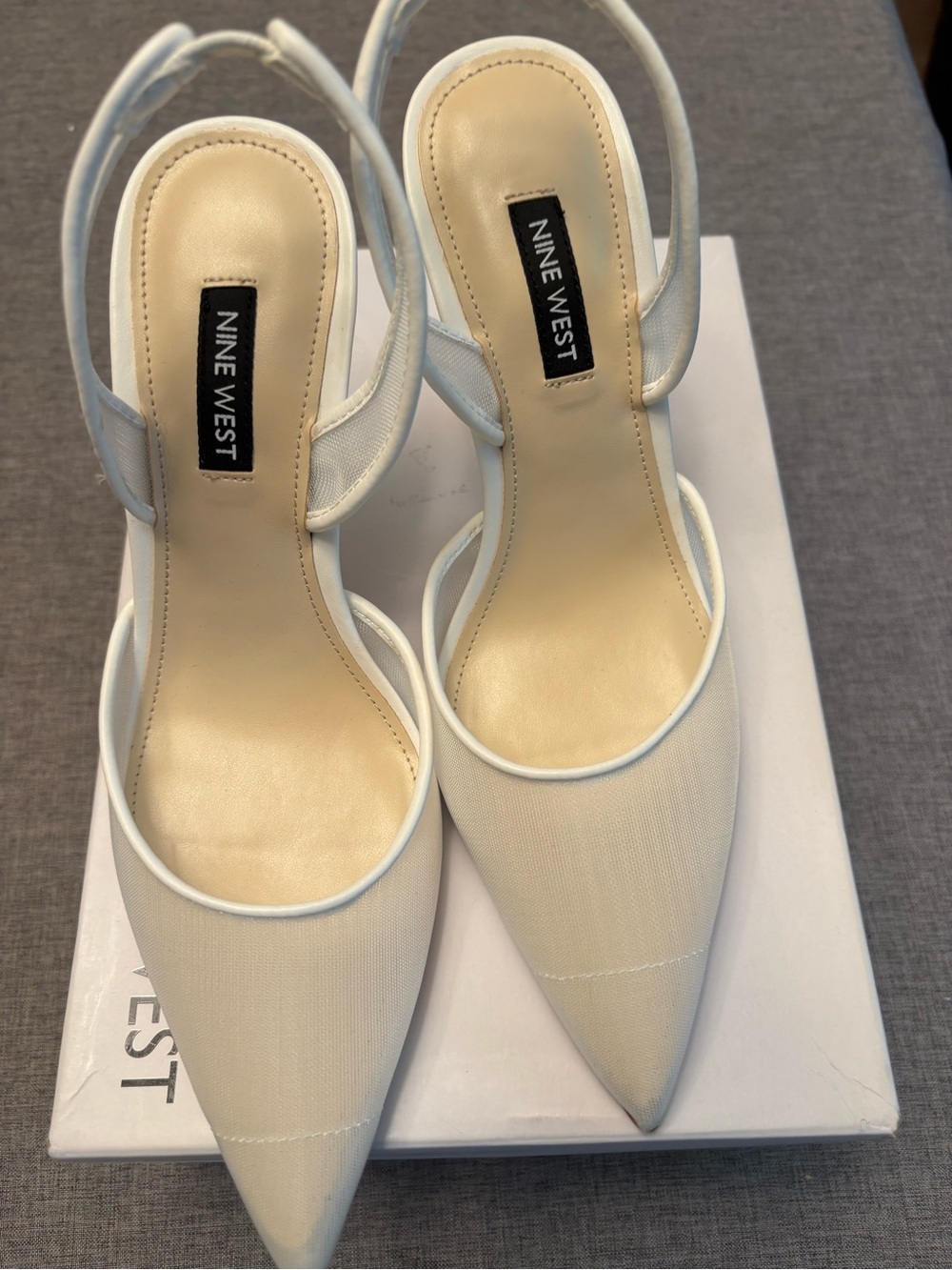 Nine West Women's White Pointed Toe Slingback Heels 
Size 6.5